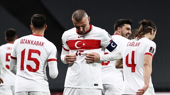 A Milli Futbol Takımı, Hollanda karşısında mücadeleyi 4-2 kazandı.