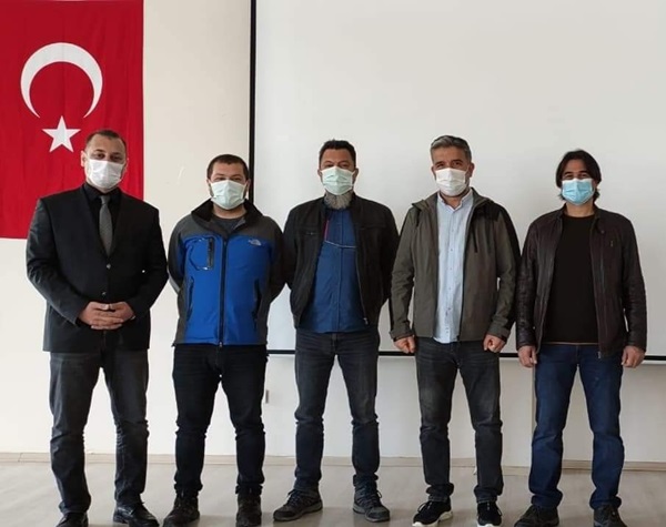 Arka Plan'da Fotoğraf Derneği'nde Sertkalaycı, başkanlığı Durhasan'a devretti  