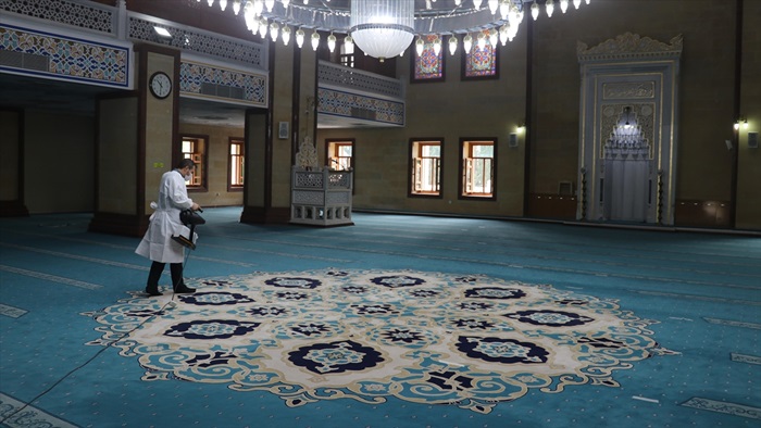 Çukurova'da camiler ramazana hazırlandı