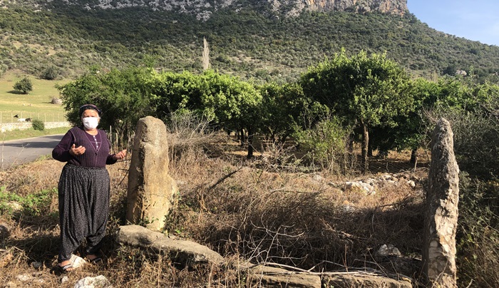 Köylüler kayıp mezardaki yakınlarının kabirlerini arıyor  