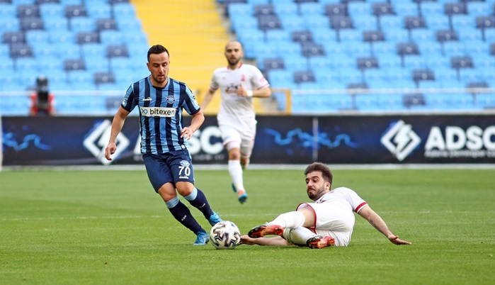 Adana Demirspor, Aydeniz Et Balıkesirspor'u 3-0 yendi..