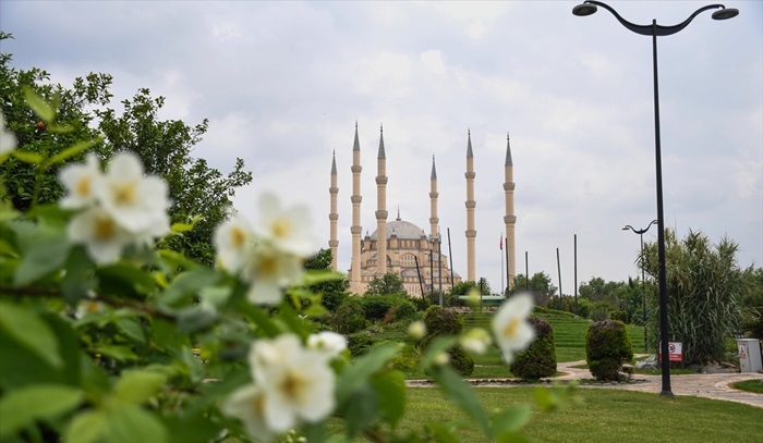 'Tam kapanma' sona erdi, 'kademeli normalleşme' başladı