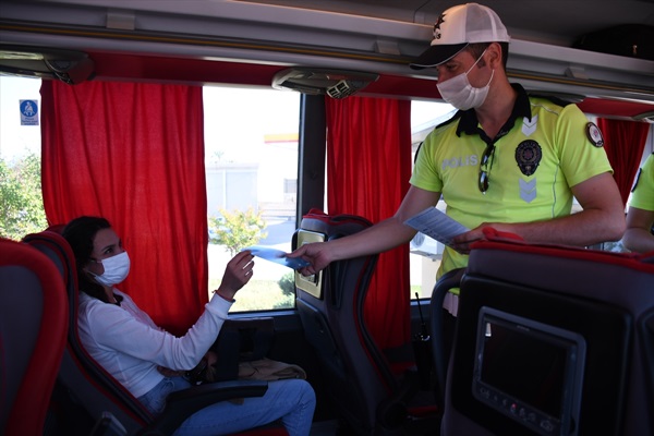 Adana'da bayram öncesi şehirlerarası seyahat eden otobüsler denetlendi