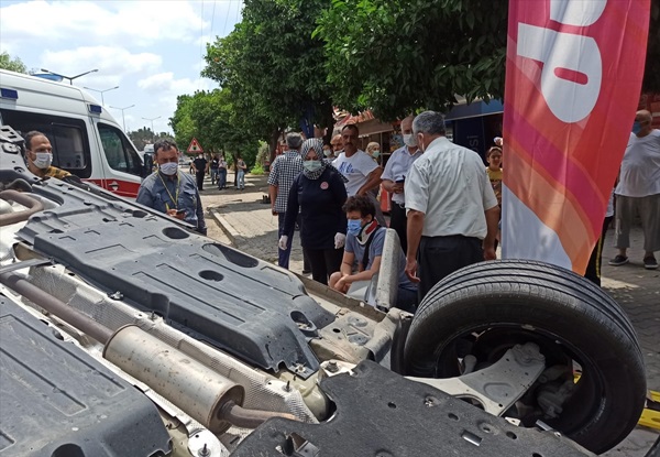 Oyuncu İlker Aksum, Adana'da trafik kazasında yaralandı