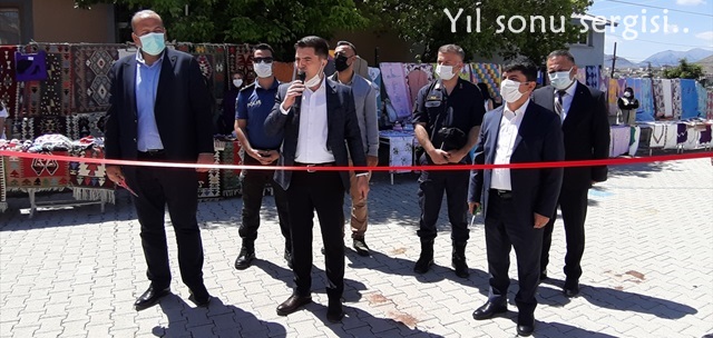 Tufanbeyli Halk Eğitim Merkezi'nin yıl sonu sergisi açıldı