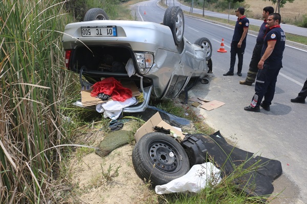 Adana'da takla atan otomobilin sürücüsü yaralandı