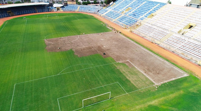 Tarihi 5 Ocak Stadı'nın çimleri sökülüyor