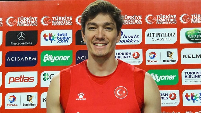 Milli basketbolcu Cedi Osman: Kanada'dan milletimize Tokyo müjdesiyle geleceğiz