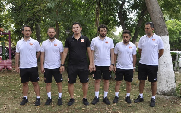 Adanaspor Teknik Direktörü Fırat Gül: "6-12 oyuncu transfer etme düşüncemiz var"