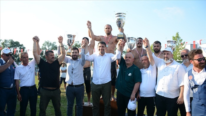 15. Geleneksel Hergeleci İbrahim Yağlı Güreşleri'nde başpehlivan Ali Gürbüz oldu