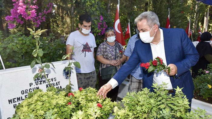 Vali Elban, Kurban Bayramı'nda şehit ve yakınlarını unutulmadı