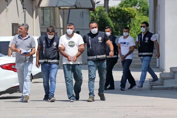 Adana'da bir kişi pompalı tüfekle öldürüldü, olaya ilişkin 2 zanlı tutuklandı