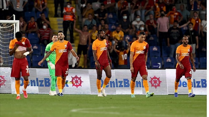 Galatasaray, Barcelona'ya 2-1 yenildi..