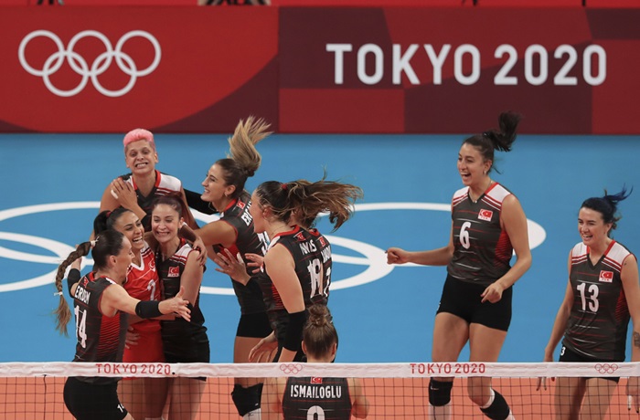 A Milli Kadın Voleybol Takımı Olimpiyat Oyunları'nda B Grubu'ndaki son maçında Rusya Olimpiyat Komitesi'ni yendi