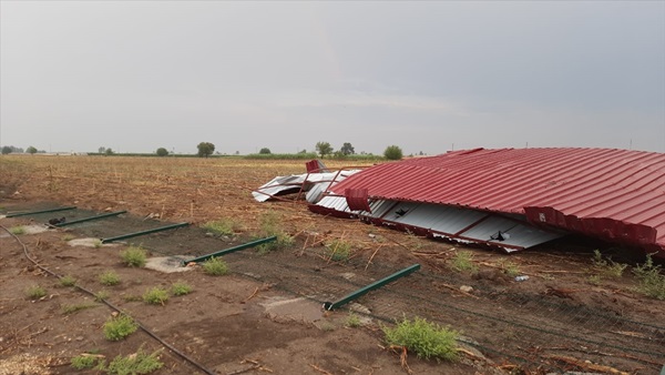 Adana Kozan'da fırtına ve sağanak etkili oldu