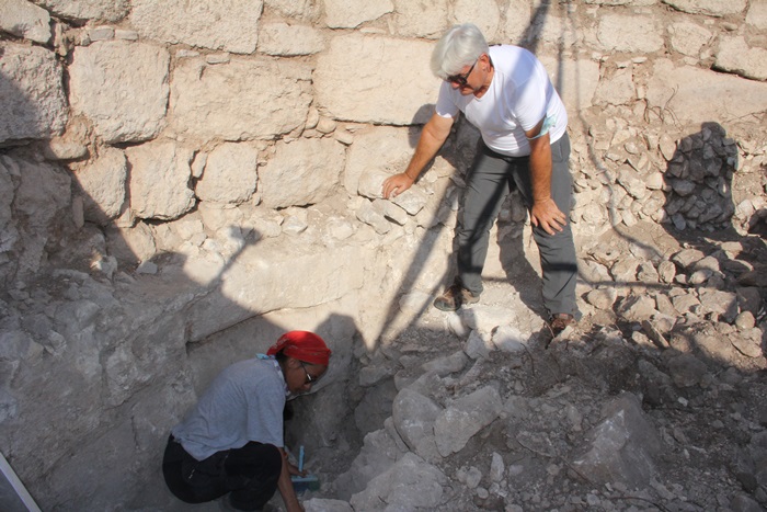 Mersin’deki Soli Pompeiopolis Antik Kenti'nde Aratos’un anıt mezarında ‘dromos’a ulaşıldı