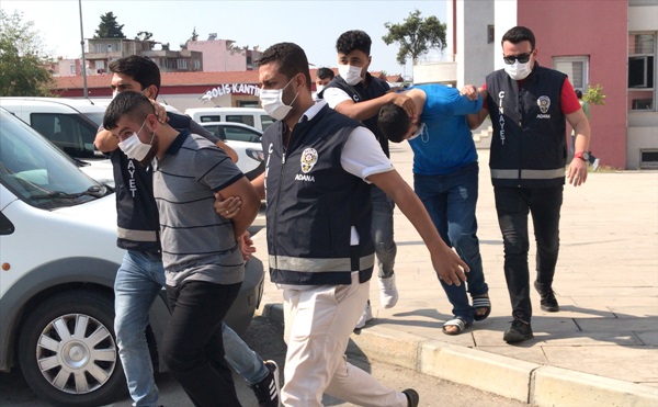 Adana'da bir kişinin öldüğü silahlı saldırıyla ilgili iki zanlı Mersin’de yakalandı