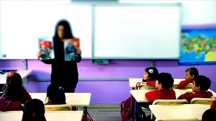 MEB'den öğretmen adaylarına pedagojik formasyon hakkı