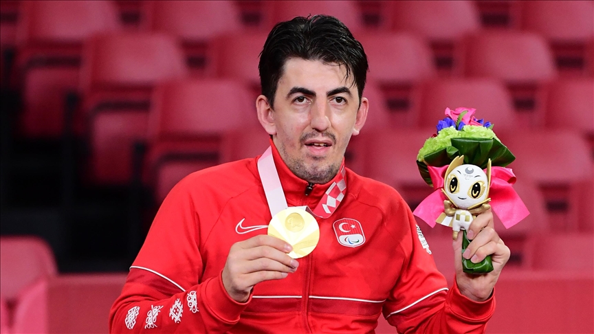 Tokyo Paralimpik Oyunları şampiyonu Öztürk: Paris'te üçüncü altın madalyayı da alıp adımı tarihe yazdırmak istiyorum