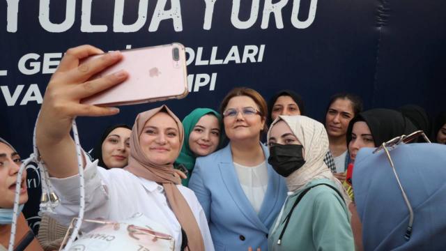 Bakan Yanık Dünya Kız Çocukları Günü’nü kutladı