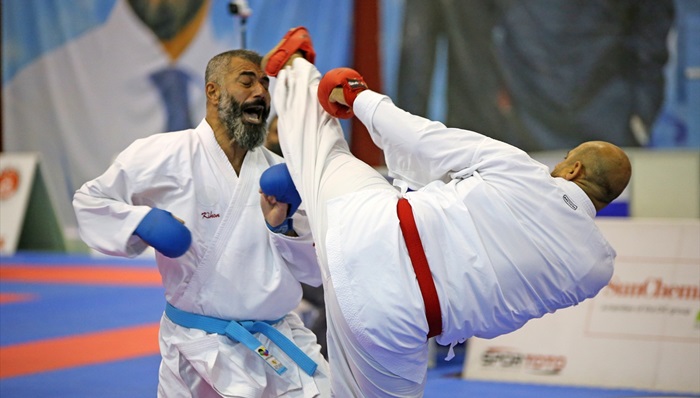 Türkiye Büyükler ve Veteranlar Karate Şampiyonası, Adana'da devam ediyor