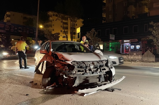 Adana'da trafik kazası sonrası çıkan bıçaklı kavgada 1 kişi yaralandı