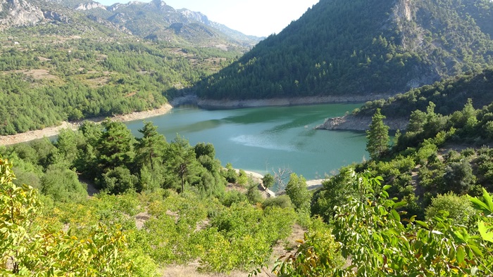 Toroslar'da sonbahar manzaraları görsel şölen oluşturuyor