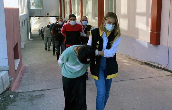 Adana'da hırsızlık operasyonunda yakalanan 17 zanlı tutuklandı