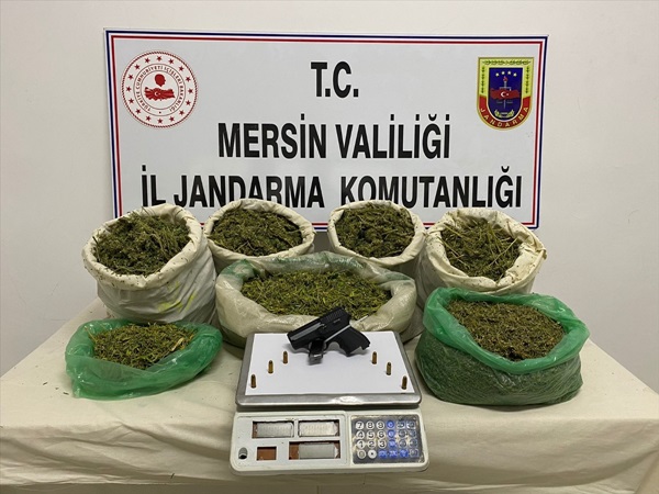 Mersin'de 33 kilo 900 gram esrar ele geçirildi