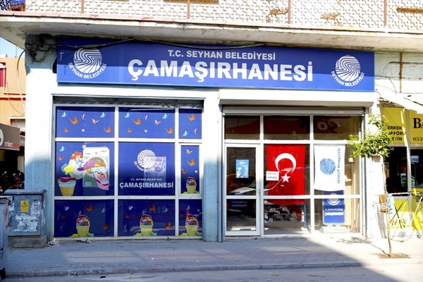 Adana'da üniversite öğrencilerine "Çamaşır Kafe" ile ücretsiz hizmet sunuluyor