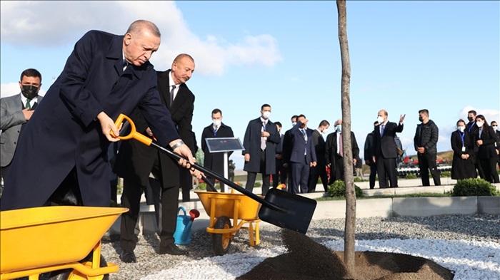 Cumhurbaşkanı Erdoğan ve Aliyev, Zengilan'da Dost Agropark Akıllı Tarım Kampüsü Faz 1'in temelini attı