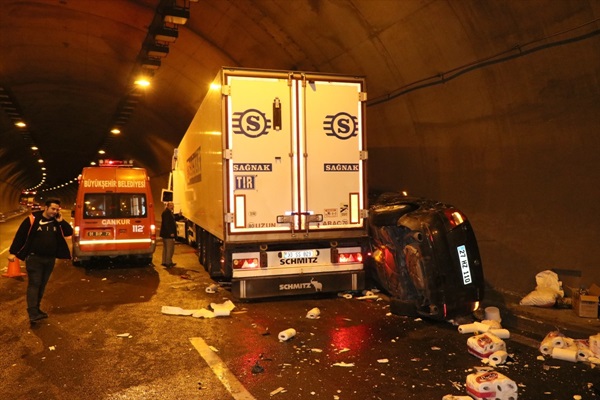 Adana’daki trafik kazasında 3 kişi yaralandı