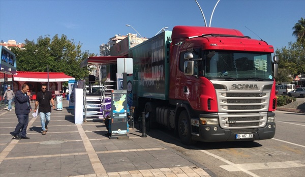 "Narkotır" uyuşturucunun zararlarına dikkati çekmek için Adana'da