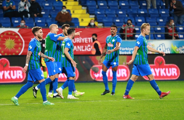 Çaykur Rizespor, Fraport TAV Antalyaspor'u 2-1 yendi