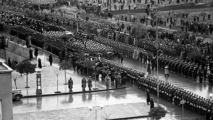 Anadolu Ajansı arşivinden Büyük Önder Atatürk'ün ebediyete intikali