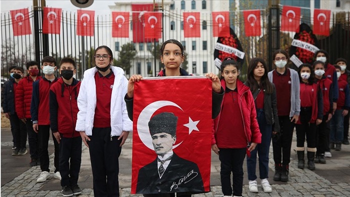 Büyük Önder Atatürk'ü anıyoruz