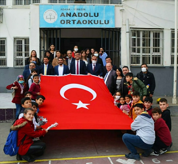 Adana Barosu, Yüreğir Anadolu Ortaokulu'na kütüphane kurdu