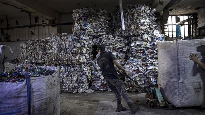 Çöpteki plastik atıkların geri dönüşüm yolculuğu