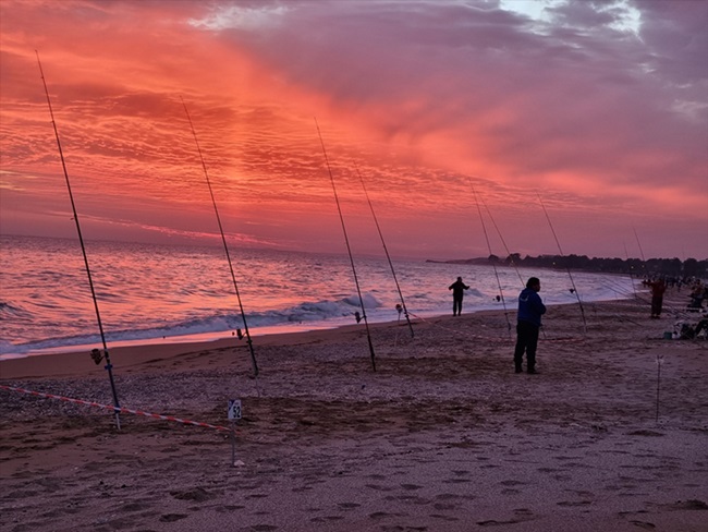 Adana'da "Surf Casting" balık tutma yarışması düzenlendi