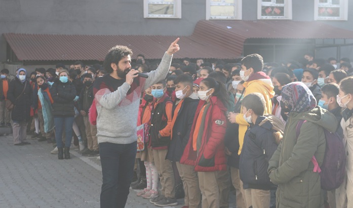 Yazar Tahir Fatih Andı Doğubayazıt'ta konferans verdi