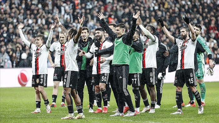 Beşiktaş, VavaCars Fatih Karagümrük'ü deplasmanda 1-0 mağlup etti.