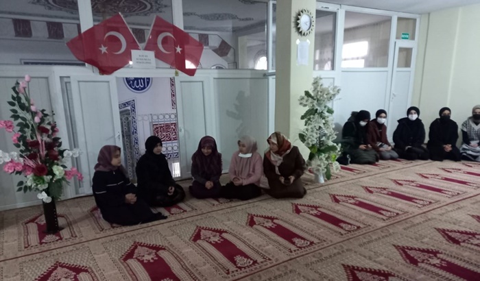 Üniversite ve Hafızlık öğrencileri Bilal-i Habeşi Kız Kursu’nda buluştu