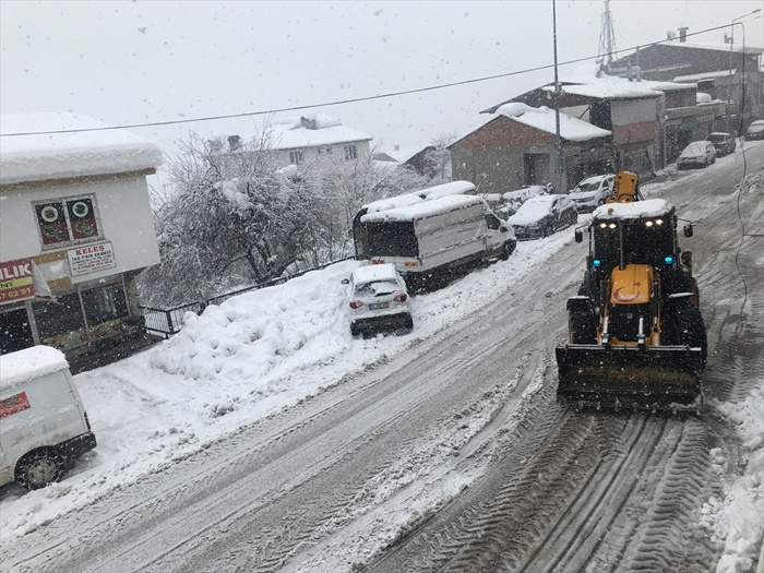 Adana'nın Aladağ, Feke, Tufanbeyli ilçelerinde kar nedeniyle eğitime bir gün ara verildi