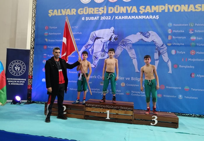 Muhammed Enes Sarı Şalvar Güreşi Miniklerde Dünya Şampiyonu Oldu