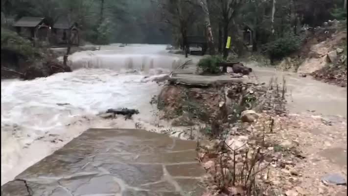 Adana'da aşırı yağış nedeniyle Çakıt Çayı taştı