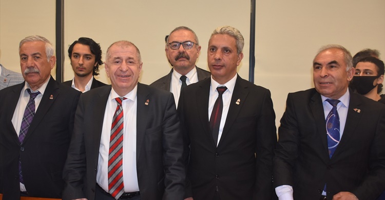 Zafer Partisi Genel Başkanı Özdağ, Adana'da partililerle bir araya geldi