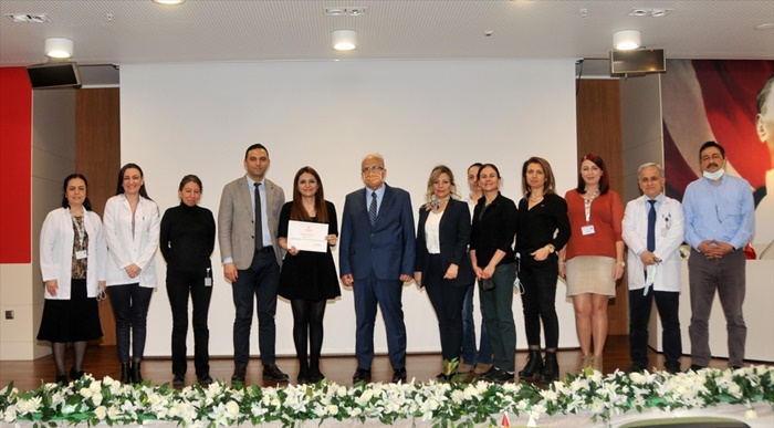 Adana Şehir Hastanesi'ne organ nakilindeki başarısından dolayı teşekkür belgesi