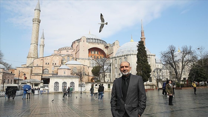 Babasını terör saldırısında kaybeden Nabi'den Ayasofya-i Kebir Camii'ne ziyaret