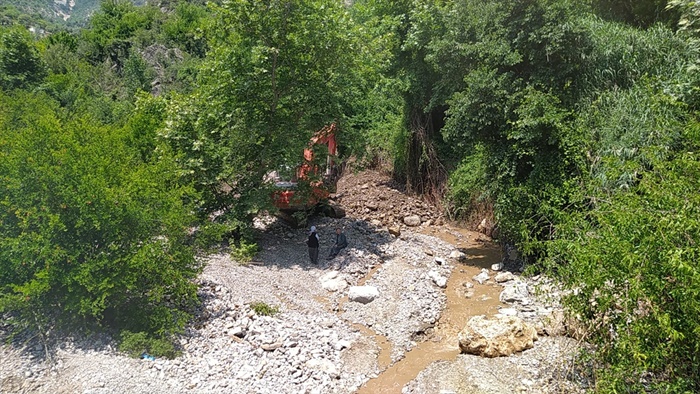 Kozan'da sağanağın yol açtığı zararın giderilmesi için çalışma başlatıldı