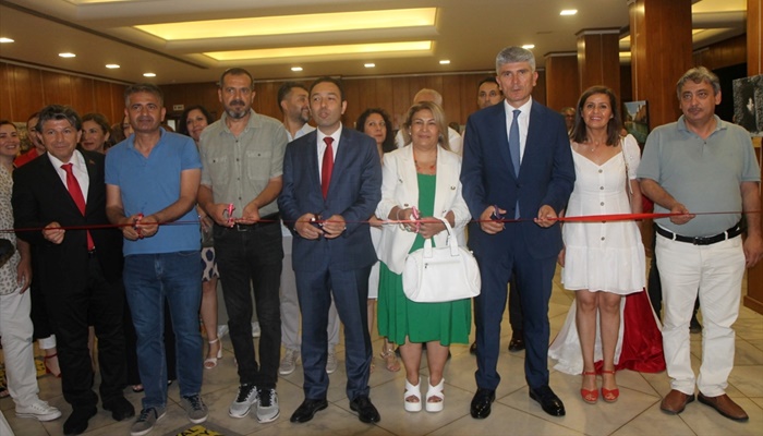 Adana'da fotoğrafçılık kursiyerleri sergi açtı